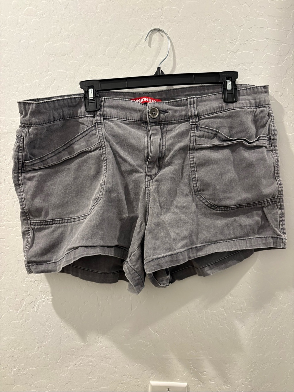 Unionbay Women’s Gray Utility Cargo Shorts Size 17 Stretch Casual Outdoor